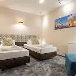 Orla 6 Hostel