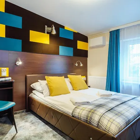 Orla 6 Hostel *
