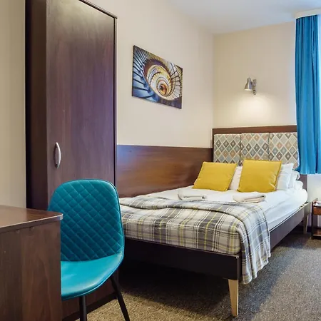 Hostel Orla 6 *