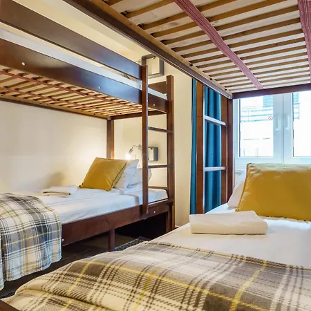 Orla 6 Hostel