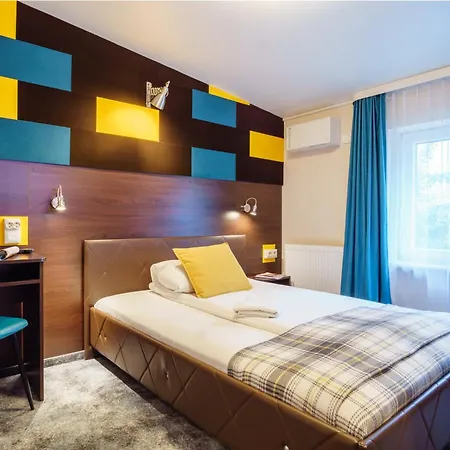 Hostel Orla 6 *