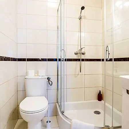 Hostel Orla 6 *