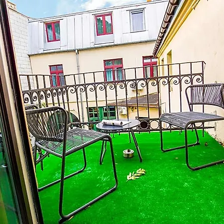Orla 6 Hostel