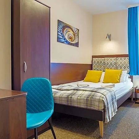 Orla 6 Hostel *