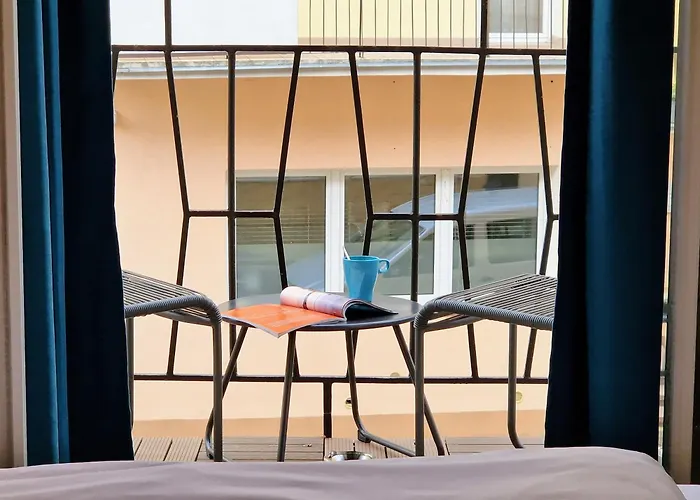 Noclegi Orla 6 Hostel