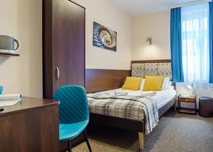 Hostel Noclegi Orla 6 *